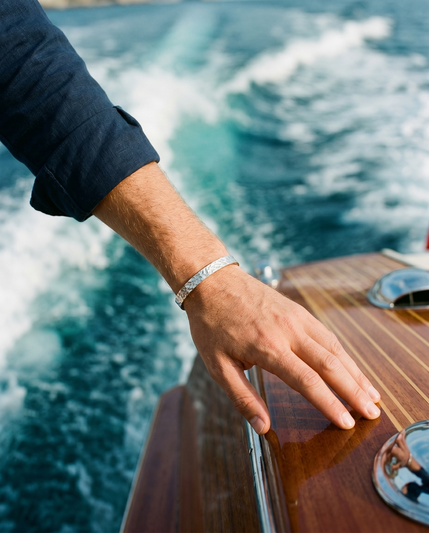 REEF worn on wrist - feed